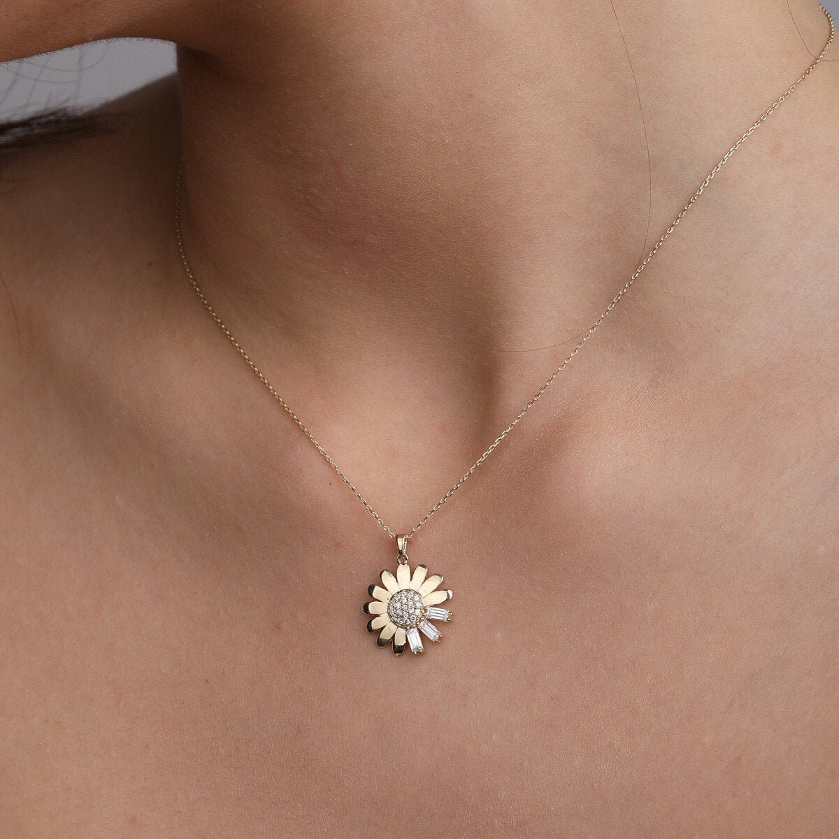 14K Gold Daisy Sunflower Necklace